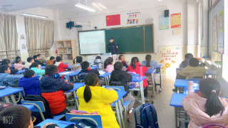 橡树湾：警察叔叔护我安全