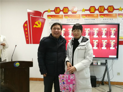 集体生日会  情暖职工心
