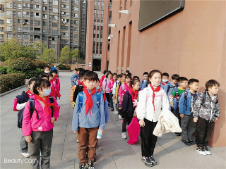 橡树湾：学礼仪，走好路